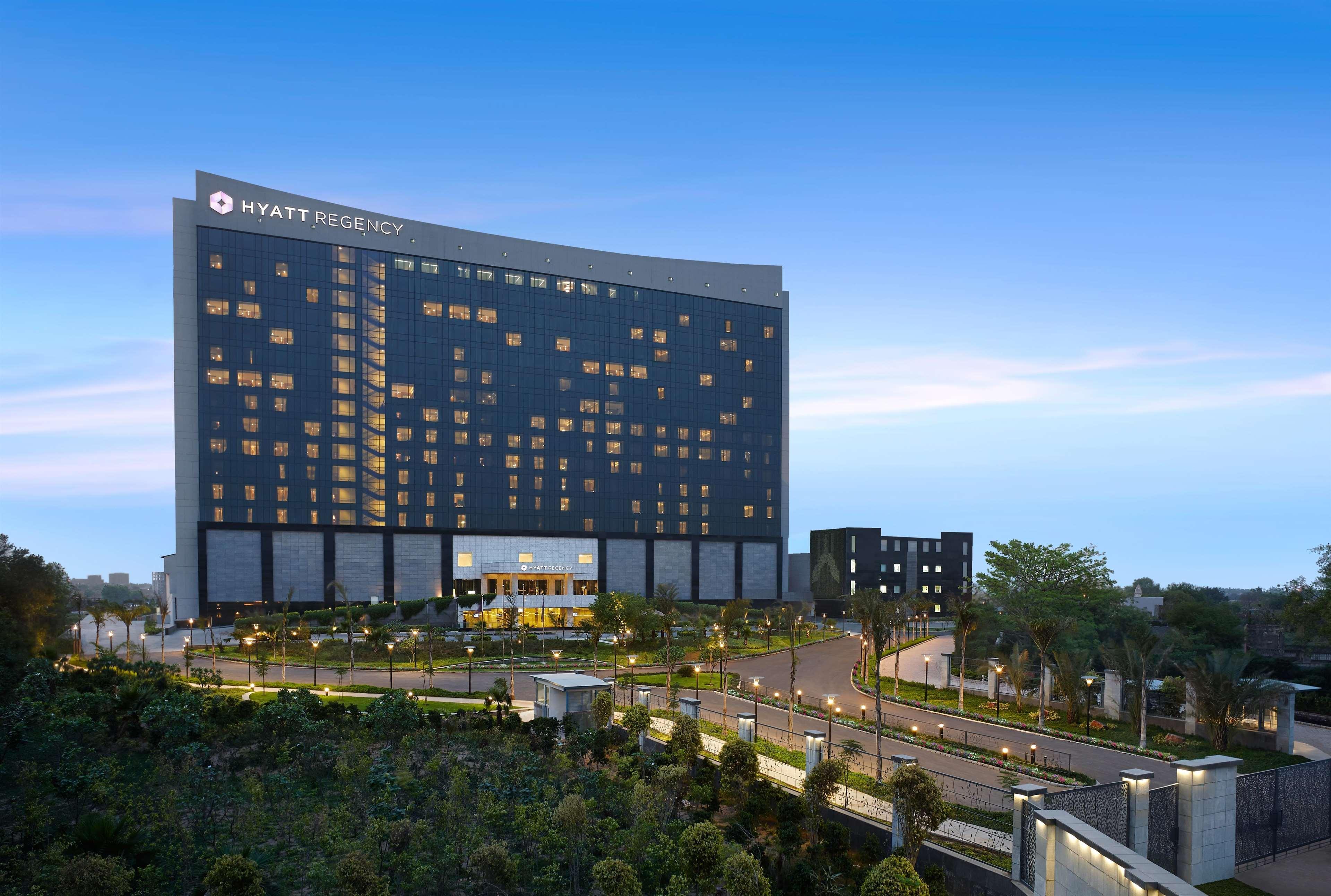 Hyatt Regency Gurgaon Hotel Exterior foto